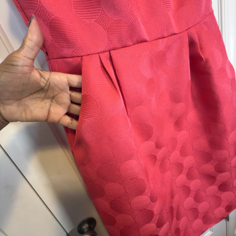 Shelby & Palmer Coral Pink Jacquard Sheath Dress Cap Sleeve Pleated Neck Size 8 - Picture 5 of 10